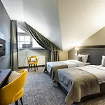 Sezony. Restauracja I Hotel