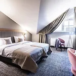 Hotel Sezony. Restauracja I Kostrzyn