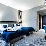 Hotel Sezony. Restauracja I 3*