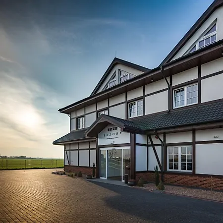 Sezony. Restauracja I فندق 3*