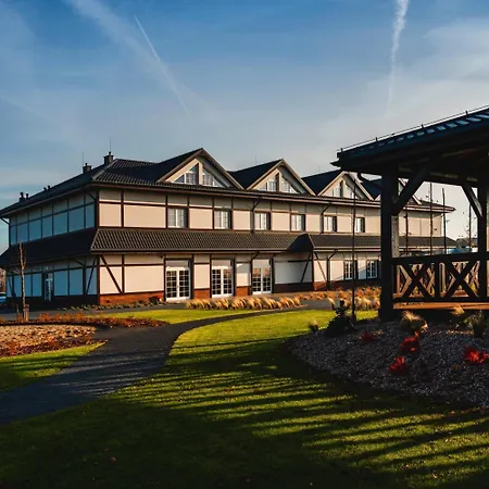 Sezony. Restauracja I فندق 3*