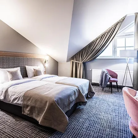 Hotel Sezony. Restauracja I Kostrzyn