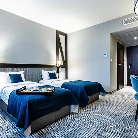 Hotel Sezony. Restauracja I 3*