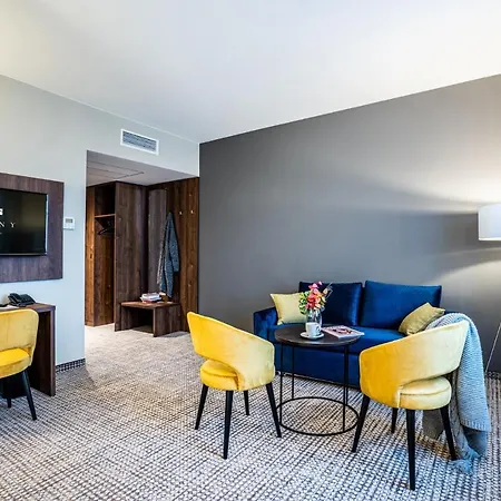 Hotel Sezony. Restauracja I 3*