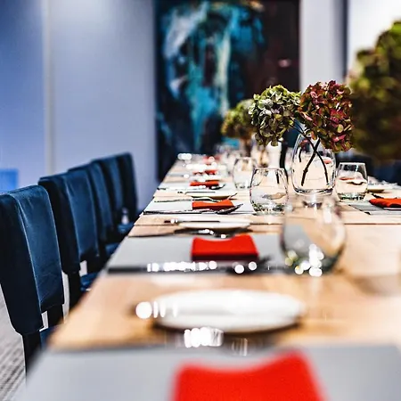 Sezony. Restauracja I Отель Костшин