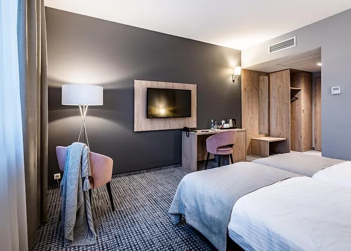 Hotel Sezony. Restauracja I Kostrzyn