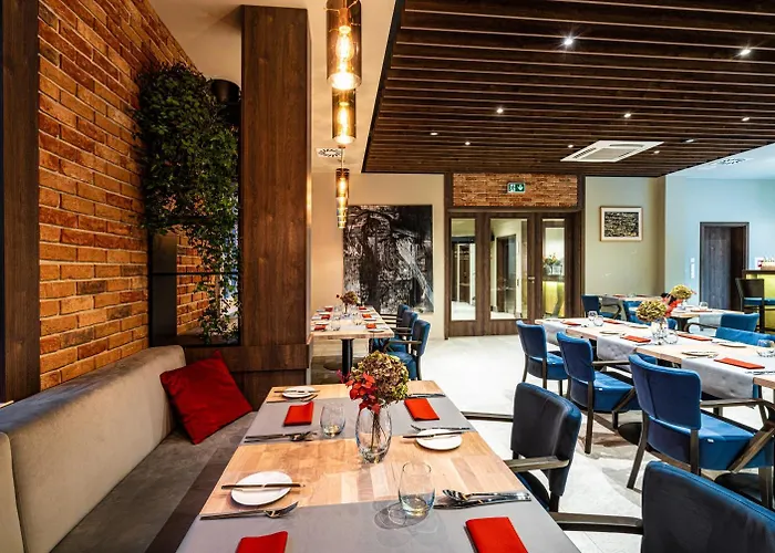 Sezony. Restauracja I