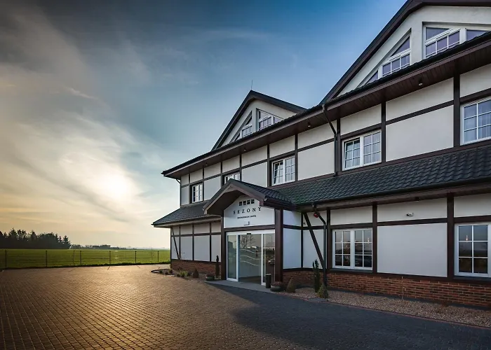 Sezony. Restauracja I فندق 3*