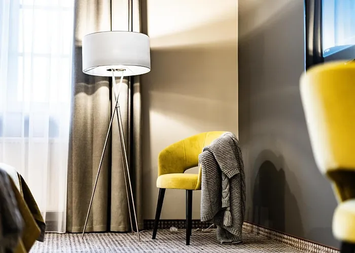 Sezony. Restauracja I فندق