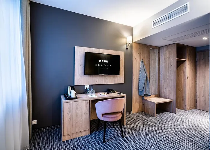 Sezony. Restauracja I Hotel