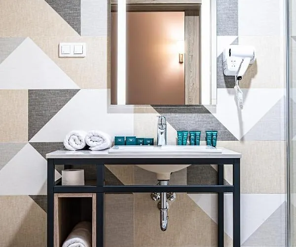 Sezony. Restauracja I 3* كوسترزين